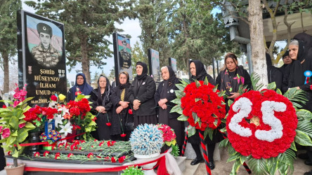 44 günlük Vətən müharibəsi şəhidlərinin beşinci ildönümü məzarları önündə qeyd olunub