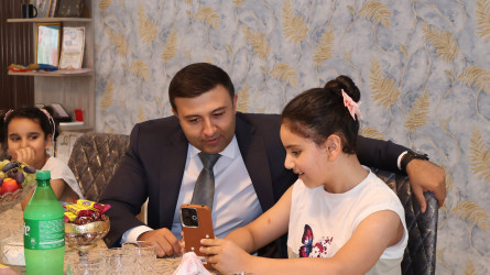 Göyçay Rayon İcra Hakimiyyətinin başçısı Orxan Mürsəlov şəhid Pərvin Məmmədovun qızı Ləmanı 10 yaşı tamam olması münasibətilə təbrik edib