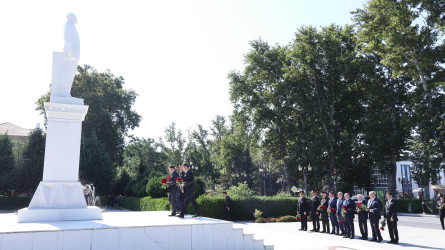 2 İyul – Azərbaycan Polisi Günü münasibətilə Rayon İcra Hakimiyyətinin başçısı Orxan Mürsəlov, Milli Məclisin deputatları Sabir Hacıyev, Məzahir Əfəndiyev, rayonun hüquq mühafizə orqanlarının rəhbərləri ilə birlikdə Ulu Öndər Heydər Əliyevin abidəsini ziyarət edib, dahi şəxsiyyətin əziz xatirəsi ehtiramla yad olunub