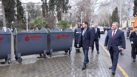 Rayon İcra Hakimiyyətinin başçısı Orxan Mürsəlov Şəhər Təsərrüfatı Birliyi üçün alınmış nəqliyyat vasitələrinə və avadanlıqlara baxış keçirib