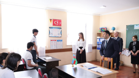 Rayon İcra Hakimiyyətinin başçısı Orxan Mürsəlov Qaraməryəm kənd məktəbində müəllim və şagirdlərlə görüşüb