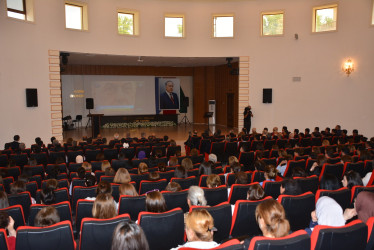 Azərbaycan xalqının Ümummilli lideri Heydər Əliyevin anadan olmasının 102 illiyi ilə əlaqədar  “Konstitusiya və Suverenlik İli” çərçivəsində “Milli Konstitusiyadan tam Suverenlik Zirvəsinə” mövzusunda ümumrayon müşavirəsi keçirilib