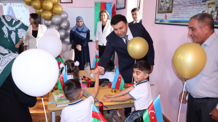 Göyçay Rayon İcra Hakimiyyətinin başçısı Orxan Mürsəlov “Bilik Günü” münasibətilə şəhərin 1, 3 və 4 nömrəli tam orta məktəblərində olub, müəllim və şagirdlərlə görüşərək onlara yeni tədris ilində uğurlar arzulayıb.