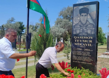 Aprel döyüşlərində şəhid olmuş Teymur Qasımovun ad günü məzarı önündə qeyd olundu