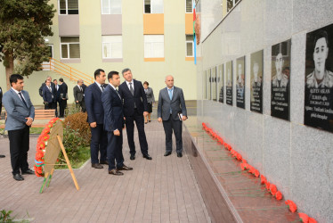 Rayon İcra Hakimiyyətinin başçısı Orxan Mürsəlov Qarabaqqal kənd tam orta məktəbində müəllim və şagirdlərlə görüşüb, tədrisin təşkili ilə maraqlanıb