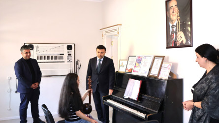Rayon İcra Hakimiyyətinin başçısı Orxan Mürsəlov Göyçay şəhər Arif Məmmədov adına Uşaq Musiqi Məktəbinin kollektivi və fəaliyyəti ilə tanış olub