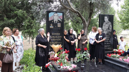 Göyçay Rayon İcra Hakimiyyətinin başçısı Orxan Mürsəlov Vətən müharibəsi şəhidi polkovnik-leytenant Vidadi Xəlilovun ad günündə onun ailəsi, şəhid ailələrinin üzvləri və ictimaiyyət nümayəndələri ilə birlikdə məzarını ziyarət edib