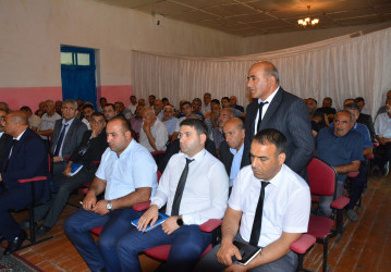 İcra başçısı Şəkər kəndində vətəndaşlarla növbəti səyyar qəbul keçirib