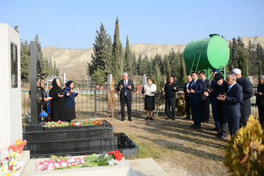 Rayon İcra Hakimiyyətinin başçısı Orxan Mürsəlov şəhidlərin məzarlarını ziyarət edib