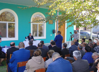 Göyçay rayonunun Dövranlı kəndində sakinlərlə növbəti səyyar qəbul keçirilib