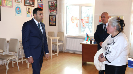 Rayon İcra Hakimiyyətinin başçısı Orxan Mürsəlov İnteqrasiya təlimli internat tipli gimnaziyaya baxış keçirib