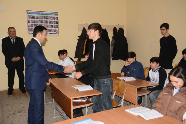 Rayon İcra Hakimiyyətinin başçısı Orxan Mürsəlov Kürdşaban kənd məktəbində müəllim və şagirdlərlə görüşüb
