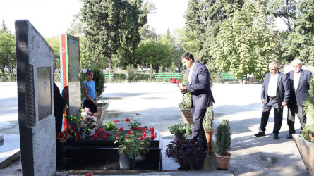 Göyçay Rayon İcra Hakimiyyətinin başçısı şəhidlərin məzarlarını ziyarət edib