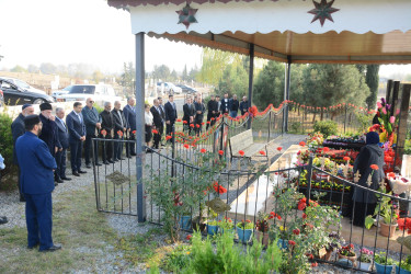 Rayon İcra Hakimiyyətinin başçısı şəhidlərin məzarlarını ziyarət edib