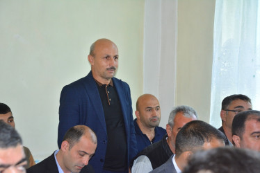 İcra Hakimiyyətinin başçısı Kürdəmiş kəndində vətəndaşlarla növbəti səyyar qəbul keçirib