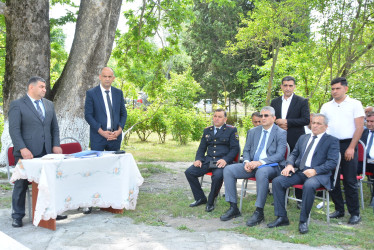 Rayonun Üngütlü kəndində vətəndaşlarla növbəti səyyar qəbul keçirilib