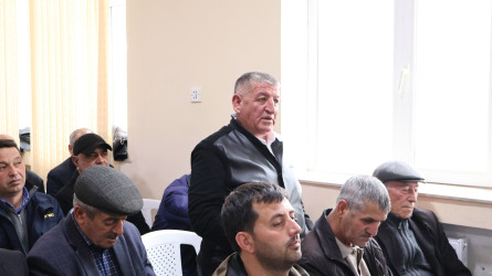 Göyçay Rayon İcra Hakimiyyətinin başçısı Orxan Mürsəlov Qaraməryəm kənd sakinləri ilə səyyar qəbul keçirib
