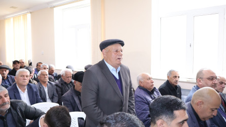 Göyçay Rayon İcra Hakimiyyətinin başçısı Orxan Mürsəlov Qaraməryəm kənd sakinləri ilə səyyar qəbul keçirib