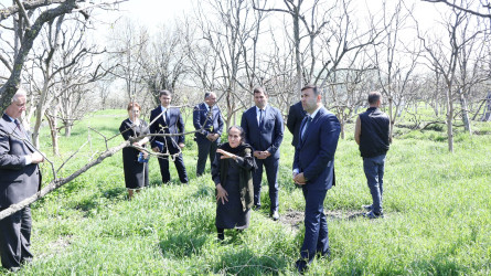 Göyçay Rayon İcra Hakimiyyətinin başçısı Orxan Mürsəlov Birinci Qarabağ müharibəsinin şəhidi Dəyanət Beydullayevin anası Xəzangül Beydullayevanı ziyarət edib