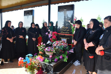 Göyçay rayonunun İkinci Ərəbcəbirli kəndində Vətən müharibəsi şəhidi Ayaz Əhmədovun üçüncü ildönümü məzarı önündə qeyd olundu