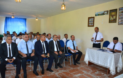 İcra başçısı Alpout kəndində vətəndaşlarla növbəti səyyar qəbul keçirib