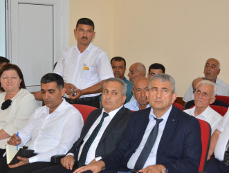 İcra başçısı Çərəkə kəndində vətəndaşlarla növbəti səyyar qəbul keçirib