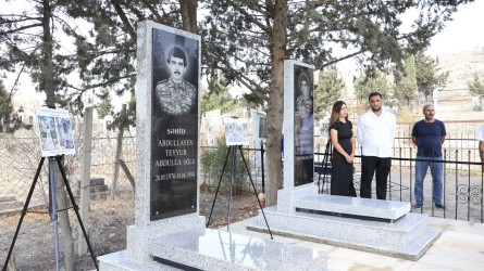 Rayon İcra Hakimiyyətinin başçısı Orxan Mürsəlov əsaslı təmirdən sonra şəhid məzarlarına baxış keçirib