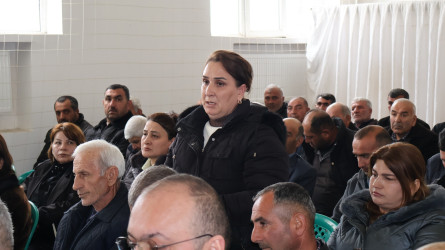 Rayon İcra Hakimiyyətinin başçısı Orxan Mürsəlov Şəkili kənd sakinləri ilə səyyar qəbul keçirib