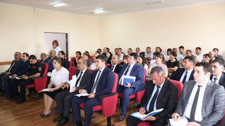 Göyçay Rayon İcra Hakimiyyətinin başçısı Orxan Mürsəlov Şıxbəy kəndində səyyar qəbul keçirib