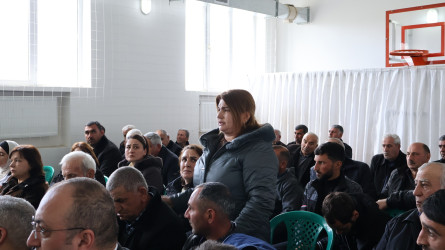 Rayon İcra Hakimiyyətinin başçısı Orxan Mürsəlov Şəkili kənd sakinləri ilə səyyar qəbul keçirib