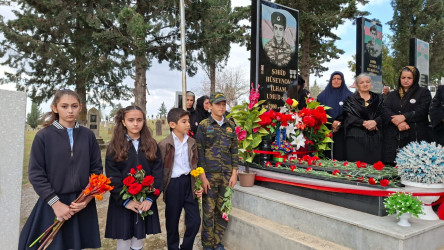 44 günlük Vətən müharibəsi şəhidlərinin beşinci ildönümü məzarları önündə qeyd olunub