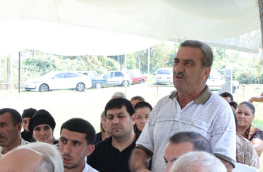 Göyçay Rayon İcra Hakimiyyətinin başçısı Orxan Mürsəlov Ərəbşahverdi kəndində səyyar qəbul keçirib.