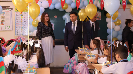 Göyçay Rayon İcra Hakimiyyətinin başçısı Orxan Mürsəlov “Bilik Günü” münasibətilə şəhərin 1, 3 və 4 nömrəli tam orta məktəblərində olub, müəllim və şagirdlərlə görüşərək onlara yeni tədris ilində uğurlar arzulayıb.