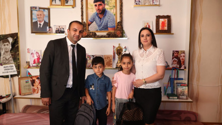 Göyçay Rayon İcra Hakimiyyətinin başçısı Orxan Mürsəlov yeni tədris ilində Vətən müharibəsi şəhidlərinin övladlarını təbrik edib
