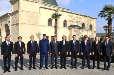 Dini Qurumlarla İş üzrə Dövlət Komitəsinin təşkilatçılığı ilə “Milli-mənəvi kimlik və müasir çağırışlar” mövzusunda Göyçay rayon Heydər Əliyev Mərkəzində regional konfrans təşkil olunub