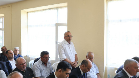 Göyçay Rayon İcra Hakimiyyətinin başçısı Orxan Mürsəlov Qarayazı kənd sakinləri ilə səyyar qəbul keçirib