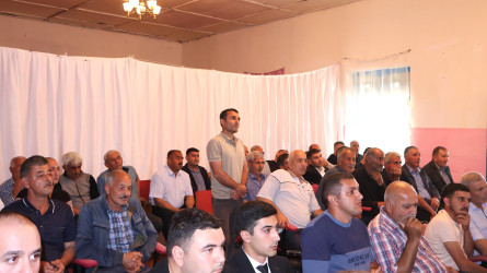 Göyçay Rayon İcra Hakimiyyətinin başçısı Orxan Mürsəlov Şəkər kənd sakinləri ilə səyyar qəbul keçirib