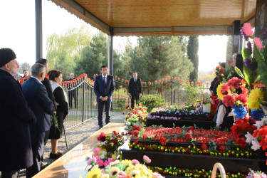 Rayon İcra Hakimiyyətinin başçısı şəhidlərin məzarlarını ziyarət edib
