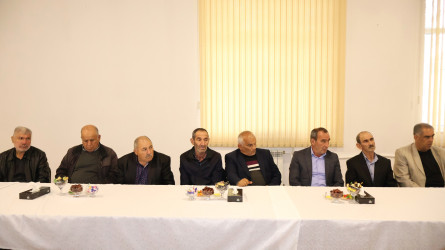 Göyçay Rayon İcra Hakimiyyətinin başçısı Orxan Mürsəlov Çernobıl Atom Elektrik Stansiyasında baş vermiş qəzanın 40-cı ildönümü münasibətilə qəza iştirakçıları ilə görüşüb