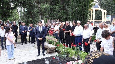 Göyçay Rayon İcra Hakimiyyətinin başçısı Orxan Mürsəlov Vətən müharibəsi şəhidi polkovnik-leytenant Vidadi Xəlilovun ad günündə onun ailəsi, şəhid ailələrinin üzvləri və ictimaiyyət nümayəndələri ilə birlikdə məzarını ziyarət edib