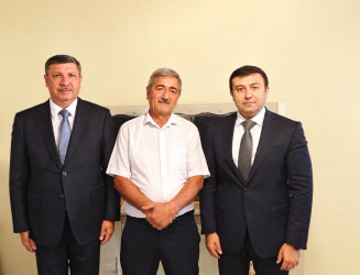 Rayon İcra Hakimiyyətinin başçısı Orxan Mürsəlov şəhid Paşa Mürsəlovun atası Nemət Mürsəlovu 65 illik yubileyi münasibətilə təbrik edib