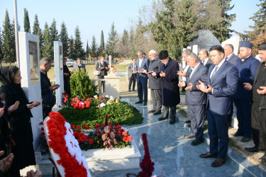 İcra başçısı Orxan Mürsəlov şəhidlərin məzarlarını ziyarət edib