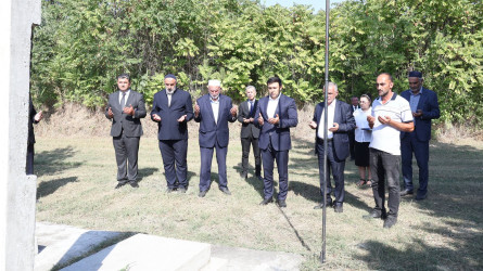 Rayon İcra Hakimiyyətinin başçısı Orxan Mürsəlov şəhid ailələrinin üzvləri ilə birlikdə torpaqlarımızın azadlığı uğrunda canından keçən qəhrəman vətən övladları şəhid Ömərli Kənan Elxan oğlunun, Mayılov Rüfət Bəhram oğlunun, Əliyev Azər Elnur oğlunun, Kərimli Azad Elşad oğlunun, Məmmədov Sənan Tehran oğlunun, Hüseynov Xəyyam Hüseyn oğlunun, Qasımov Qismət Yolçu oğlunun, Qafarov Kənan Siyaqif oğlunun və Qasımov Teymur Mikayıl oğlunun məzarlarını ziyarət edib