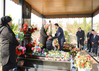 Rayon İcra Hakimiyyətinin başçısı şəhidlərin məzarlarını ziyarət edib