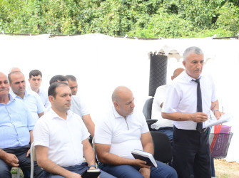 Rayon İcra Hakimiyyəti başçısı Yekəxana kəndində növbəti səyyar qəbul keçirib
