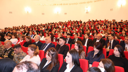 Göyçayda Müstəqil Azərbaycan dövlətinin qurucusu, görkəmli siyasi və dövlət xadimi, xalqımızın Ümummilli Lideri Heydər Əliyevin anadan olmasının 103-cü ildönümü qeyd olunub
