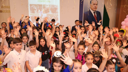Rayon İcra Hakimiyyətinin başçısı Orxan Mürsəlov 1 İyun - Uşaqların Beynəlxalq Müdafiəsi Günü münasibətilə təşkil edilmiş bayram tədbirində iştirak edib
