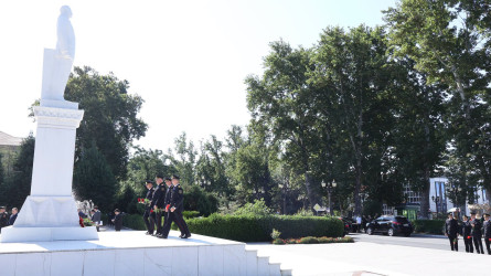 2 İyul – Azərbaycan Polisi Günü münasibətilə Rayon İcra Hakimiyyətinin başçısı Orxan Mürsəlov, Milli Məclisin deputatları Sabir Hacıyev, Məzahir Əfəndiyev, rayonun hüquq mühafizə orqanlarının rəhbərləri ilə birlikdə Ulu Öndər Heydər Əliyevin abidəsini ziyarət edib, dahi şəxsiyyətin əziz xatirəsi ehtiramla yad olunub