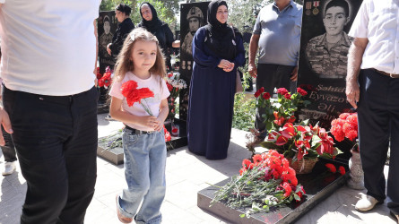 Anım Günü ilə əlaqədar Göyçay Şəhidlər Xiyabanı ziyarət olunub
