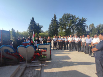 Şəhid Eldar Şirinovun ad günü məzarı önündə qeyd olundu